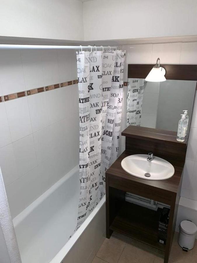 Les Jardins La Charbonniere Apartment Montevrain Exterior photo
